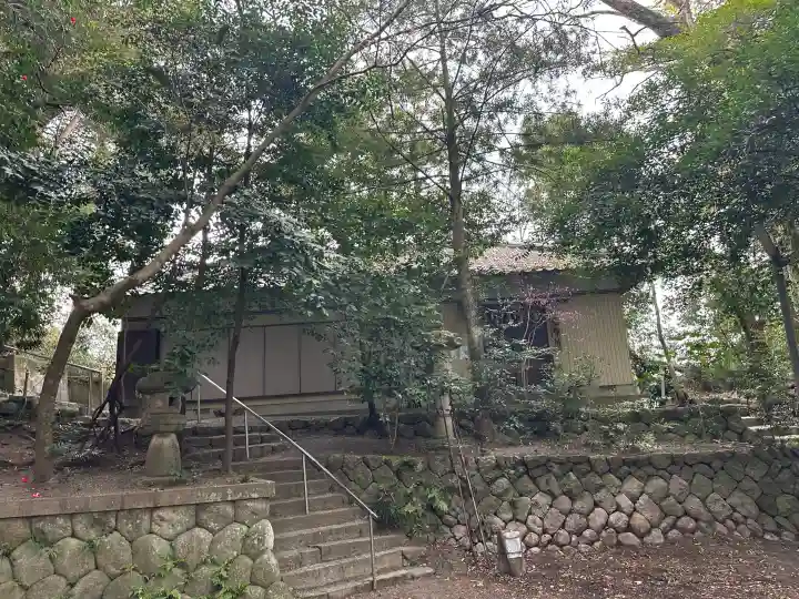 平群神社の{uncategorized: "未分類", other: "その他", undefined: "問題あり", building: "その他建物", grave: "お墓", sacred_gate: "鳥居", guardian: "狛犬", statue: "像", buddha: "仏像", history: "歴史", nature: "自然", garden: "庭園", animal: "動物", pagoda: "塔", temizu: "手水舎", mountain_gate: "山門・神門", sanctuary: "本殿・本堂", subordinate: "末社・摂社", art: "芸術", scenery: "景色", jizo: "地蔵", ema: "絵馬", goshuin: "御朱印", omikuji: "おみくじ", items: "授与品その他", amulet: "お守り", goshuincho: "御朱印帳", eats: "食事", festival: "お祭り", votive_dance: "神楽", shichigosan: "七五三参", wedding: "結婚式", experience: "体験その他", initially: "初詣", around: "周辺", anti_infection: "感染症対策"}