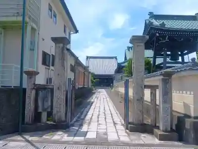 満福寺の{uncategorized: "未分類", other: "その他", undefined: "問題あり", building: "その他建物", grave: "お墓", sacred_gate: "鳥居", guardian: "狛犬", statue: "像", buddha: "仏像", history: "歴史", nature: "自然", garden: "庭園", animal: "動物", pagoda: "塔", temizu: "手水舎", mountain_gate: "山門・神門", sanctuary: "本殿・本堂", subordinate: "末社・摂社", art: "芸術", scenery: "景色", jizo: "地蔵", ema: "絵馬", goshuin: "御朱印", omikuji: "おみくじ", items: "授与品その他", amulet: "お守り", goshuincho: "御朱印帳", eats: "食事", festival: "お祭り", votive_dance: "神楽", shichigosan: "七五三参", wedding: "結婚式", experience: "体験その他", initially: "初詣", around: "周辺", anti_infection: "感染症対策"}