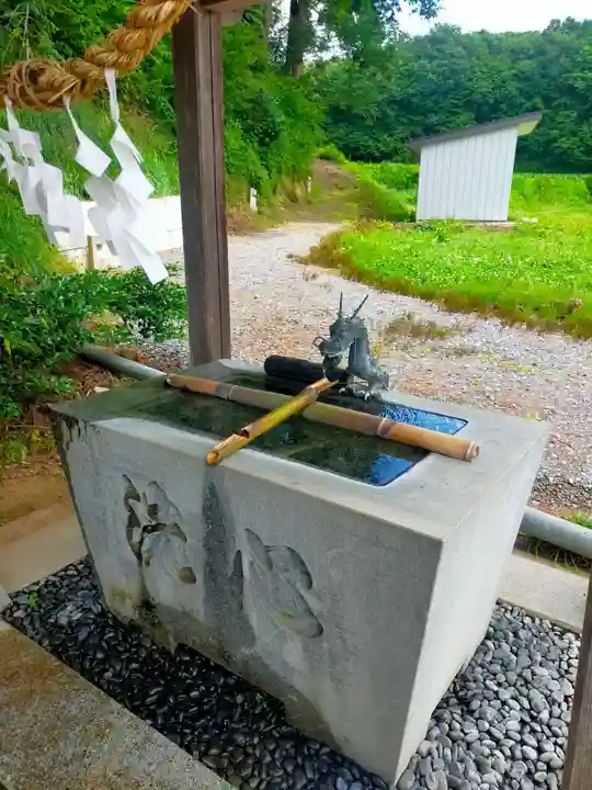 菅布禰神社の手水舎
