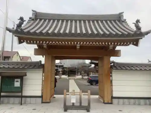 法蓮寺の山門