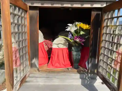 中嶋神社の{uncategorized: "未分類", other: "その他", undefined: "問題あり", building: "その他建物", grave: "お墓", sacred_gate: "鳥居", guardian: "狛犬", statue: "像", buddha: "仏像", history: "歴史", nature: "自然", garden: "庭園", animal: "動物", pagoda: "塔", temizu: "手水舎", mountain_gate: "山門・神門", sanctuary: "本殿・本堂", subordinate: "末社・摂社", art: "芸術", scenery: "景色", jizo: "地蔵", ema: "絵馬", goshuin: "御朱印", omikuji: "おみくじ", items: "授与品その他", amulet: "お守り", goshuincho: "御朱印帳", eats: "食事", festival: "お祭り", votive_dance: "神楽", shichigosan: "七五三参", wedding: "結婚式", experience: "体験その他", initially: "初詣", around: "周辺", anti_infection: "感染症対策"}