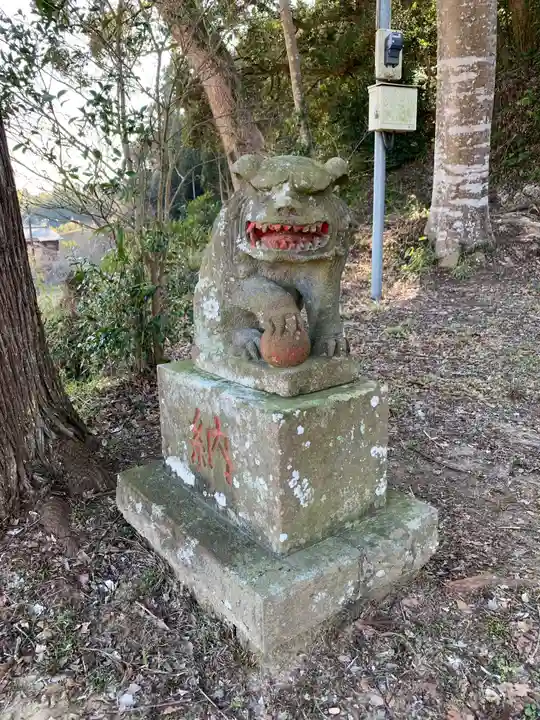 白山神社の狛犬