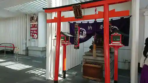 歌舞伎稲荷神社の鳥居