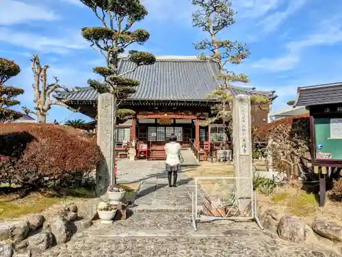 宣隆寺の山門