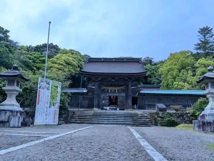 氣多大社の{uncategorized: "未分類", other: "その他", undefined: "問題あり", building: "その他建物", grave: "お墓", sacred_gate: "鳥居", guardian: "狛犬", statue: "像", buddha: "仏像", history: "歴史", nature: "自然", garden: "庭園", animal: "動物", pagoda: "塔", temizu: "手水舎", mountain_gate: "山門・神門", sanctuary: "本殿・本堂", subordinate: "末社・摂社", art: "芸術", scenery: "景色", jizo: "地蔵", ema: "絵馬", goshuin: "御朱印", omikuji: "おみくじ", items: "授与品その他", amulet: "お守り", goshuincho: "御朱印帳", eats: "食事", festival: "お祭り", votive_dance: "神楽", shichigosan: "七五三参", wedding: "結婚式", experience: "体験その他", initially: "初詣", around: "周辺", anti_infection: "感染症対策"}