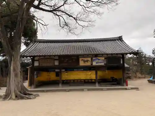 藤森神社の{uncategorized: "未分類", other: "その他", undefined: "問題あり", building: "その他建物", grave: "お墓", sacred_gate: "鳥居", guardian: "狛犬", statue: "像", buddha: "仏像", history: "歴史", nature: "自然", garden: "庭園", animal: "動物", pagoda: "塔", temizu: "手水舎", mountain_gate: "山門・神門", sanctuary: "本殿・本堂", subordinate: "末社・摂社", art: "芸術", scenery: "景色", jizo: "地蔵", ema: "絵馬", goshuin: "御朱印", omikuji: "おみくじ", items: "授与品その他", amulet: "お守り", goshuincho: "御朱印帳", eats: "食事", festival: "お祭り", votive_dance: "神楽", shichigosan: "七五三参", wedding: "結婚式", experience: "体験その他", initially: "初詣", around: "周辺", anti_infection: "感染症対策"}