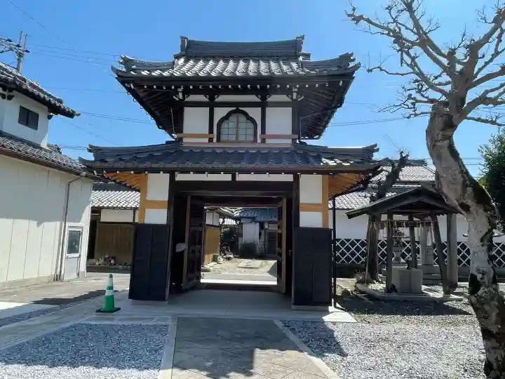願乗寺の{uncategorized: "未分類", other: "その他", undefined: "問題あり", building: "その他建物", grave: "お墓", sacred_gate: "鳥居", guardian: "狛犬", statue: "像", buddha: "仏像", history: "歴史", nature: "自然", garden: "庭園", animal: "動物", pagoda: "塔", temizu: "手水舎", mountain_gate: "山門・神門", sanctuary: "本殿・本堂", subordinate: "末社・摂社", art: "芸術", scenery: "景色", jizo: "地蔵", ema: "絵馬", goshuin: "御朱印", omikuji: "おみくじ", items: "授与品その他", amulet: "お守り", goshuincho: "御朱印帳", eats: "食事", festival: "お祭り", votive_dance: "神楽", shichigosan: "七五三参", wedding: "結婚式", experience: "体験その他", initially: "初詣", around: "周辺", anti_infection: "感染症対策"}