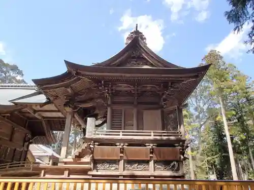 大川上美良布神社の本殿