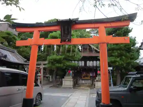 満足稲荷神社の鳥居