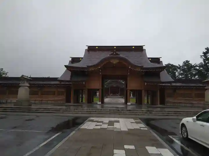 新潟縣護國神社の山門・神門