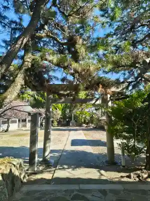 護国神社の{uncategorized: "未分類", other: "その他", undefined: "問題あり", building: "その他建物", grave: "お墓", sacred_gate: "鳥居", guardian: "狛犬", statue: "像", buddha: "仏像", history: "歴史", nature: "自然", garden: "庭園", animal: "動物", pagoda: "塔", temizu: "手水舎", mountain_gate: "山門・神門", sanctuary: "本殿・本堂", subordinate: "末社・摂社", art: "芸術", scenery: "景色", jizo: "地蔵", ema: "絵馬", goshuin: "御朱印", omikuji: "おみくじ", items: "授与品その他", amulet: "お守り", goshuincho: "御朱印帳", eats: "食事", festival: "お祭り", votive_dance: "神楽", shichigosan: "七五三参", wedding: "結婚式", experience: "体験その他", initially: "初詣", around: "周辺", anti_infection: "感染症対策"}
