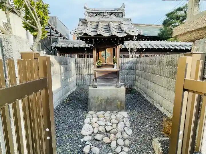 西町愛宕社の{uncategorized: "未分類", other: "その他", undefined: "問題あり", building: "その他建物", grave: "お墓", sacred_gate: "鳥居", guardian: "狛犬", statue: "像", buddha: "仏像", history: "歴史", nature: "自然", garden: "庭園", animal: "動物", pagoda: "塔", temizu: "手水舎", mountain_gate: "山門・神門", sanctuary: "本殿・本堂", subordinate: "末社・摂社", art: "芸術", scenery: "景色", jizo: "地蔵", ema: "絵馬", goshuin: "御朱印", omikuji: "おみくじ", items: "授与品その他", amulet: "お守り", goshuincho: "御朱印帳", eats: "食事", festival: "お祭り", votive_dance: "神楽", shichigosan: "七五三参", wedding: "結婚式", experience: "体験その他", initially: "初詣", around: "周辺", anti_infection: "感染症対策"}