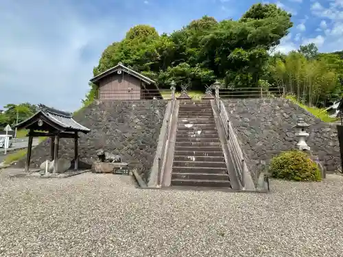 牛の宮(神波多神社御旅所)(奈良県)