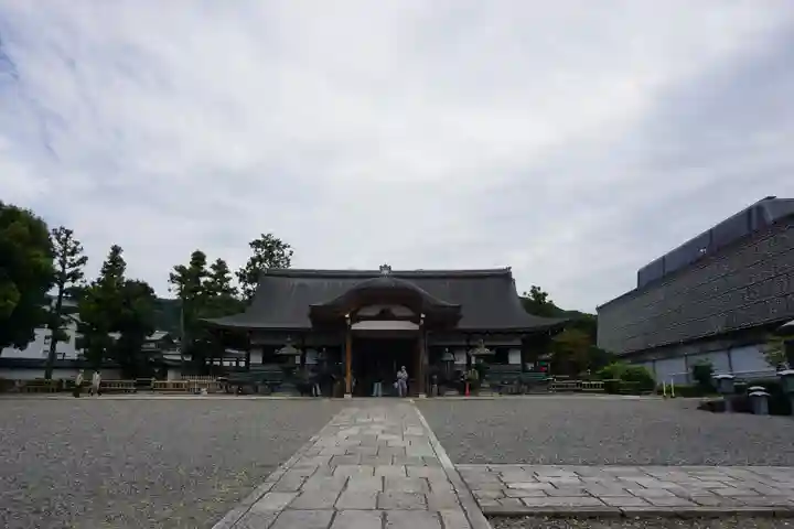 大谷本廟の本殿・本堂