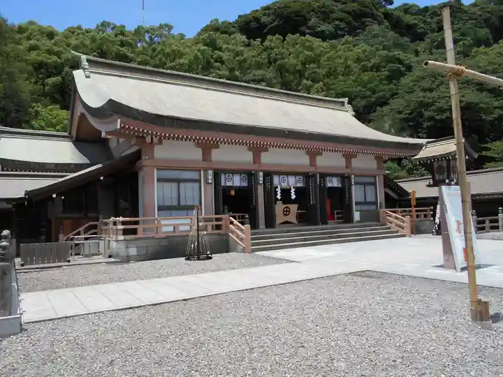 照國神社の本殿・本堂