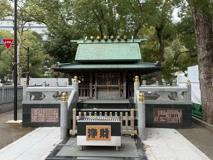 熊野神社の{uncategorized: "未分類", other: "その他", undefined: "問題あり", building: "その他建物", grave: "お墓", sacred_gate: "鳥居", guardian: "狛犬", statue: "像", buddha: "仏像", history: "歴史", nature: "自然", garden: "庭園", animal: "動物", pagoda: "塔", temizu: "手水舎", mountain_gate: "山門・神門", sanctuary: "本殿・本堂", subordinate: "末社・摂社", art: "芸術", scenery: "景色", jizo: "地蔵", ema: "絵馬", goshuin: "御朱印", omikuji: "おみくじ", items: "授与品その他", amulet: "お守り", goshuincho: "御朱印帳", eats: "食事", festival: "お祭り", votive_dance: "神楽", shichigosan: "七五三参", wedding: "結婚式", experience: "体験その他", initially: "初詣", around: "周辺", anti_infection: "感染症対策"}