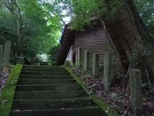 茂宇気神社の建物その他