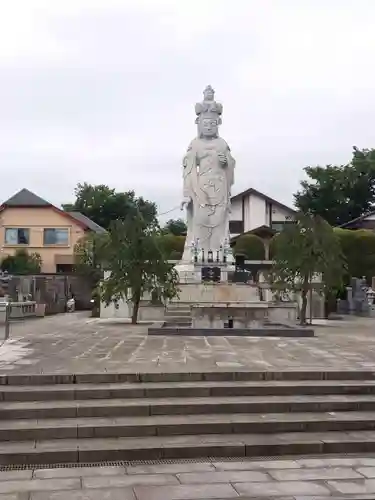 三寳寺の像