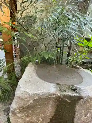 五十稲荷神社(栄寿稲荷神社)の{uncategorized: "未分類", other: "その他", undefined: "問題あり", building: "その他建物", grave: "お墓", sacred_gate: "鳥居", guardian: "狛犬", statue: "像", buddha: "仏像", history: "歴史", nature: "自然", garden: "庭園", animal: "動物", pagoda: "塔", temizu: "手水舎", mountain_gate: "山門・神門", sanctuary: "本殿・本堂", subordinate: "末社・摂社", art: "芸術", scenery: "景色", jizo: "地蔵", ema: "絵馬", goshuin: "御朱印", omikuji: "おみくじ", items: "授与品その他", amulet: "お守り", goshuincho: "御朱印帳", eats: "食事", festival: "お祭り", votive_dance: "神楽", shichigosan: "七五三参", wedding: "結婚式", experience: "体験その他", initially: "初詣", around: "周辺", anti_infection: "感染症対策"}