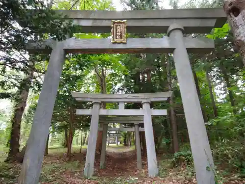 権現山内浦神社の鳥居