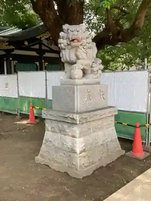穴八幡宮の狛犬