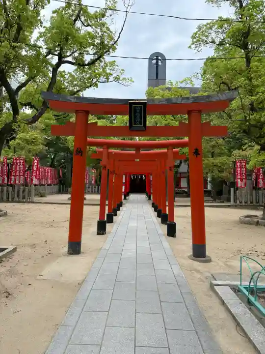 湊川神社の{uncategorized: "未分類", other: "その他", undefined: "問題あり", building: "その他建物", grave: "お墓", sacred_gate: "鳥居", guardian: "狛犬", statue: "像", buddha: "仏像", history: "歴史", nature: "自然", garden: "庭園", animal: "動物", pagoda: "塔", temizu: "手水舎", mountain_gate: "山門・神門", sanctuary: "本殿・本堂", subordinate: "末社・摂社", art: "芸術", scenery: "景色", jizo: "地蔵", ema: "絵馬", goshuin: "御朱印", omikuji: "おみくじ", items: "授与品その他", amulet: "お守り", goshuincho: "御朱印帳", eats: "食事", festival: "お祭り", votive_dance: "神楽", shichigosan: "七五三参", wedding: "結婚式", experience: "体験その他", initially: "初詣", around: "周辺", anti_infection: "感染症対策"}