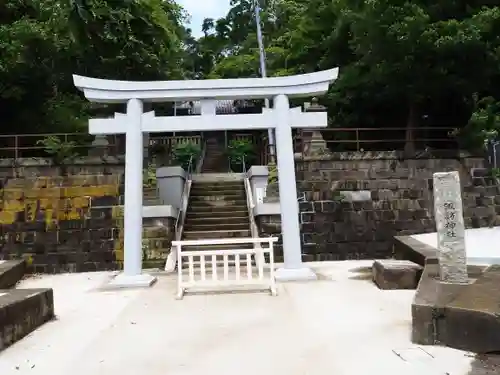 諏訪神社の鳥居