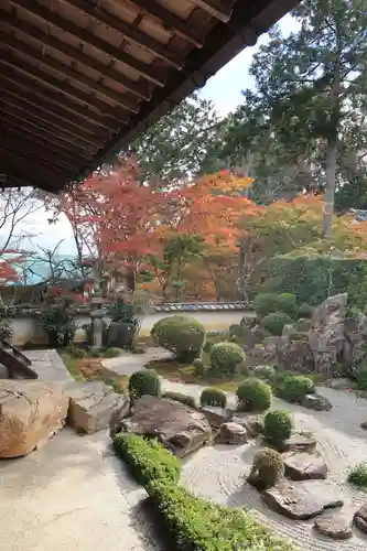 西教寺の庭園