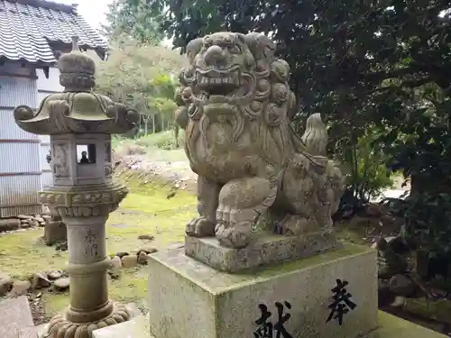 白山神社の狛犬