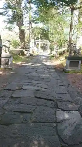 諏訪神社の鳥居