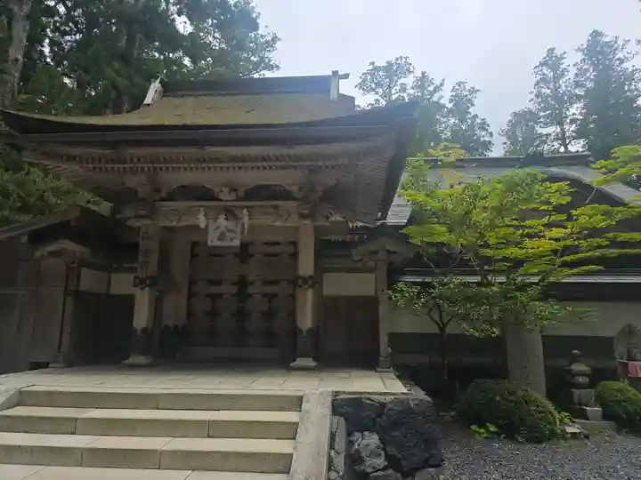 高野山金剛峯寺奥の院(和歌山県)