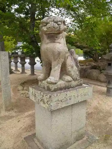 由加神社（和気由加神社）の狛犬