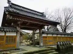 東泉寺の山門