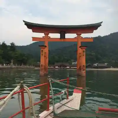 厳島神社の鳥居