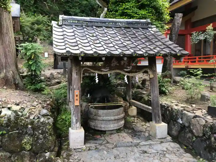 松尾大社の手水舎