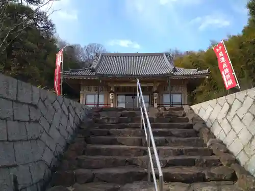 駕龍寺の本殿