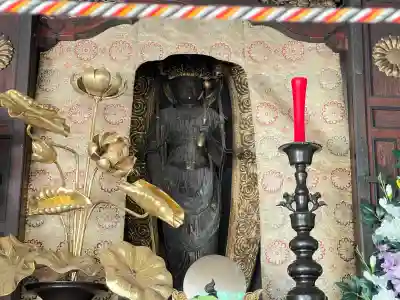 西徳寺の{uncategorized: "未分類", other: "その他", undefined: "問題あり", building: "その他建物", grave: "お墓", sacred_gate: "鳥居", guardian: "狛犬", statue: "像", buddha: "仏像", history: "歴史", nature: "自然", garden: "庭園", animal: "動物", pagoda: "塔", temizu: "手水舎", mountain_gate: "山門・神門", sanctuary: "本殿・本堂", subordinate: "末社・摂社", art: "芸術", scenery: "景色", jizo: "地蔵", ema: "絵馬", goshuin: "御朱印", omikuji: "おみくじ", items: "授与品その他", amulet: "お守り", goshuincho: "御朱印帳", eats: "食事", festival: "お祭り", votive_dance: "神楽", shichigosan: "七五三参", wedding: "結婚式", experience: "体験その他", initially: "初詣", around: "周辺", anti_infection: "感染症対策"}