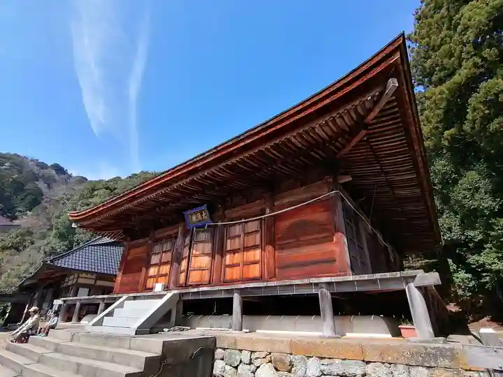 温泉寺の本殿・本堂