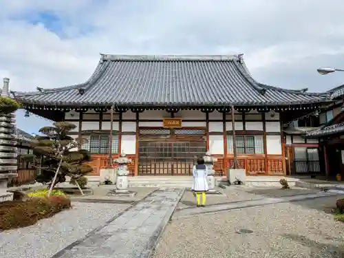 養源寺の本殿