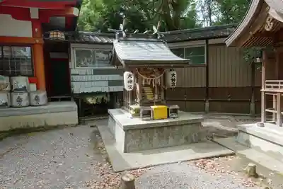 西代神社の末社・摂社