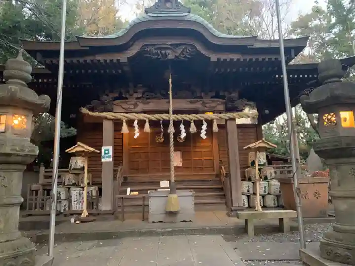 座間神社の本殿・本堂