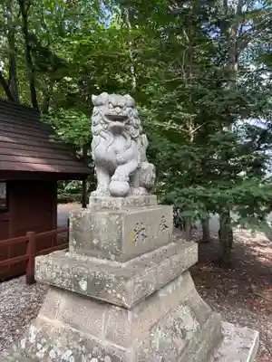 愛國神社の狛犬