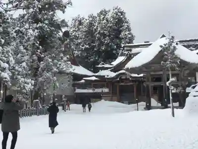 出羽神社(出羽三山神社)~三神合祭殿~の本殿・本堂