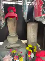 落馬地蔵尊の{uncategorized: "未分類", other: "その他", undefined: "問題あり", building: "その他建物", grave: "お墓", sacred_gate: "鳥居", guardian: "狛犬", statue: "像", buddha: "仏像", history: "歴史", nature: "自然", garden: "庭園", animal: "動物", pagoda: "塔", temizu: "手水舎", mountain_gate: "山門・神門", sanctuary: "本殿・本堂", subordinate: "末社・摂社", art: "芸術", scenery: "景色", jizo: "地蔵", ema: "絵馬", goshuin: "御朱印", omikuji: "おみくじ", items: "授与品その他", amulet: "お守り", goshuincho: "御朱印帳", eats: "食事", festival: "お祭り", votive_dance: "神楽", shichigosan: "七五三参", wedding: "結婚式", experience: "体験その他", initially: "初詣", around: "周辺", anti_infection: "感染症対策"}