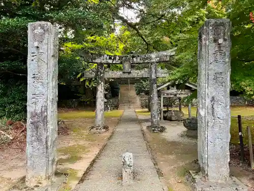 雷神社の鳥居