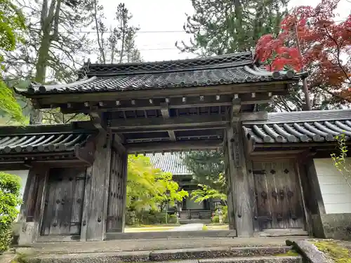 西明寺の山門・神門