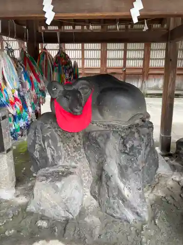 牛嶋神社の像