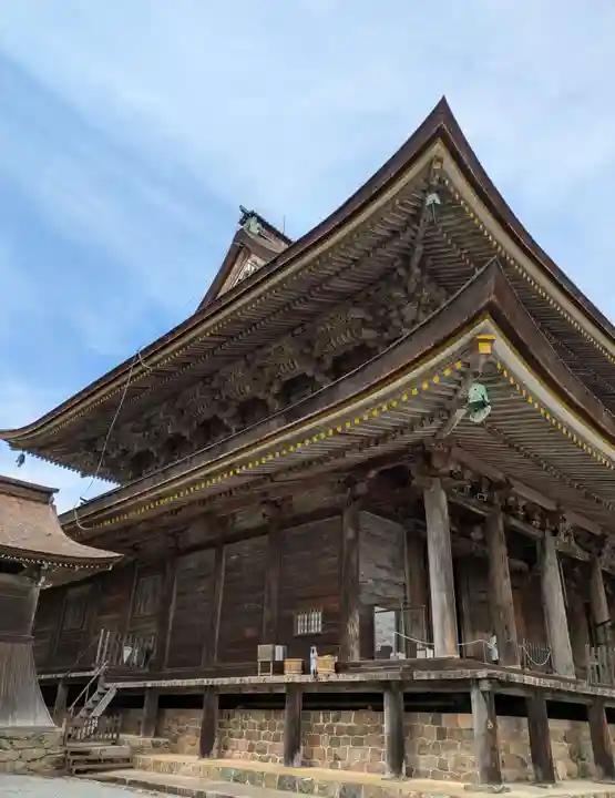 金峯山寺の本殿・本堂
