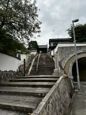 観龍寺の{uncategorized: "未分類", other: "その他", undefined: "問題あり", building: "その他建物", grave: "お墓", sacred_gate: "鳥居", guardian: "狛犬", statue: "像", buddha: "仏像", history: "歴史", nature: "自然", garden: "庭園", animal: "動物", pagoda: "塔", temizu: "手水舎", mountain_gate: "山門・神門", sanctuary: "本殿・本堂", subordinate: "末社・摂社", art: "芸術", scenery: "景色", jizo: "地蔵", ema: "絵馬", goshuin: "御朱印", omikuji: "おみくじ", items: "授与品その他", amulet: "お守り", goshuincho: "御朱印帳", eats: "食事", festival: "お祭り", votive_dance: "神楽", shichigosan: "七五三参", wedding: "結婚式", experience: "体験その他", initially: "初詣", around: "周辺", anti_infection: "感染症対策"}