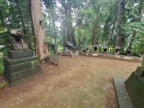 伊与久雷電神社の末社・摂社
